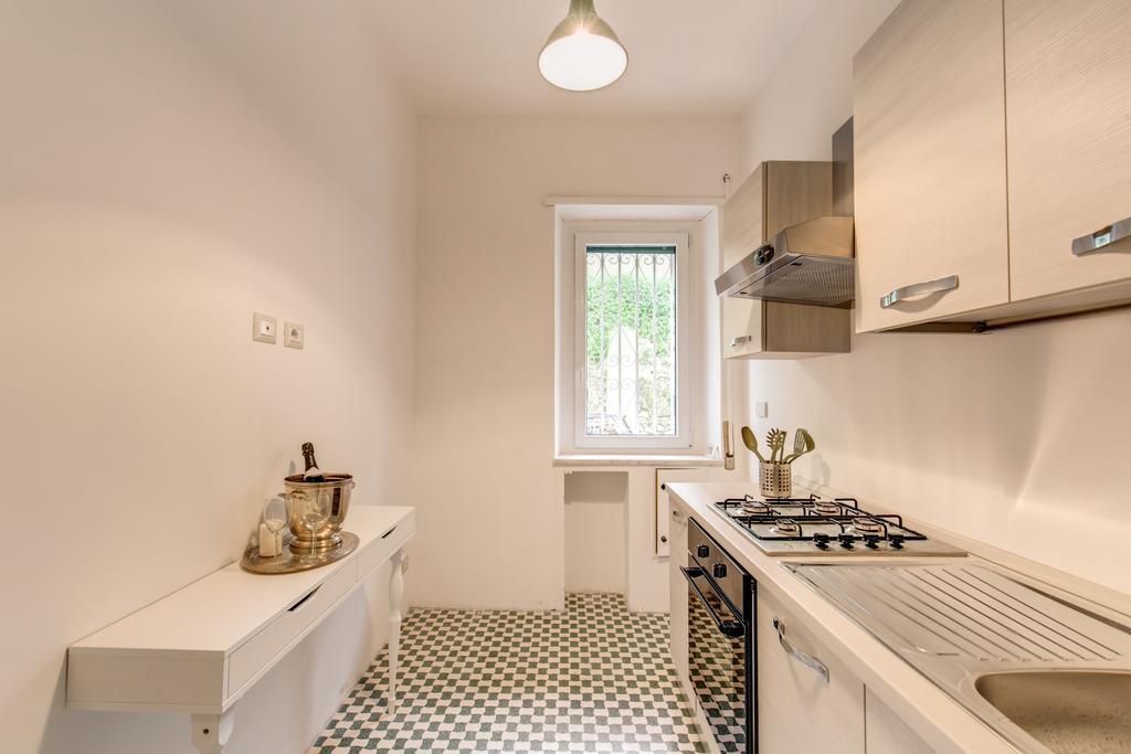 Daisy Guest House Colosseo ローマ エクステリア 写真