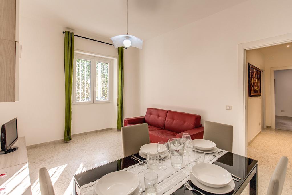 Daisy Guest House Colosseo ローマ 部屋 写真